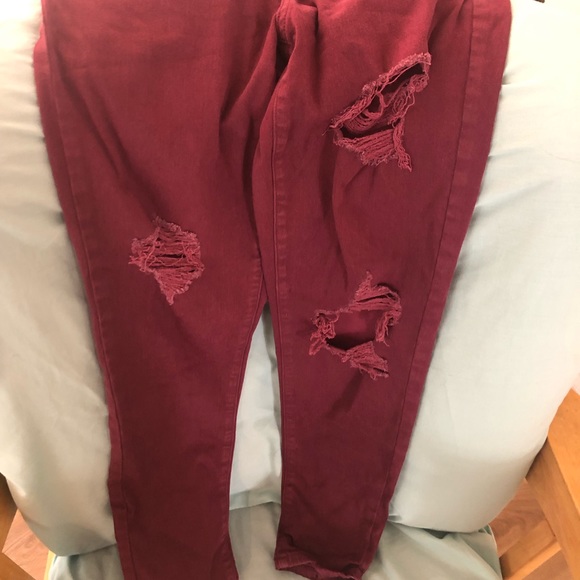 American Eagle maroon destroyed jegging - Picture 2 of 4